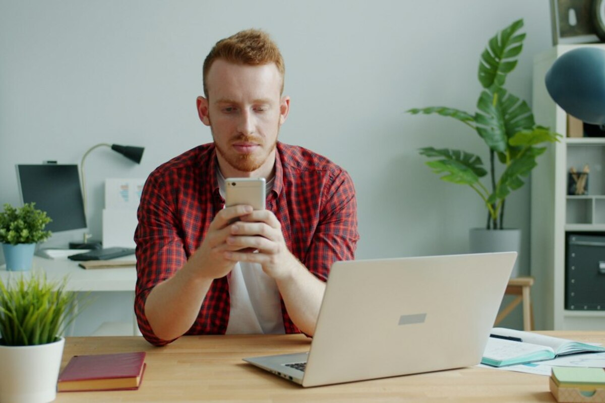 The “Quiet Vacation” Playbook: How to Be Offline Without Your Work Falling Apart